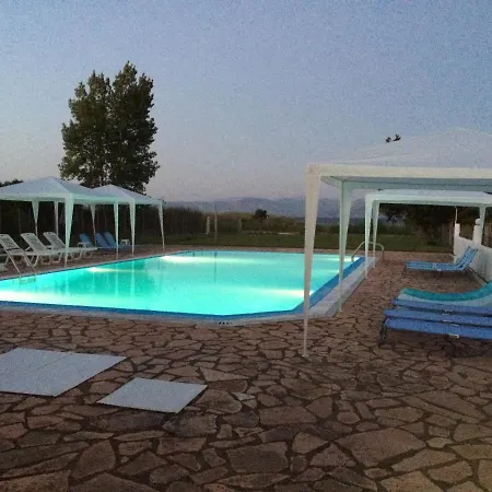 Avra Aparthotel *