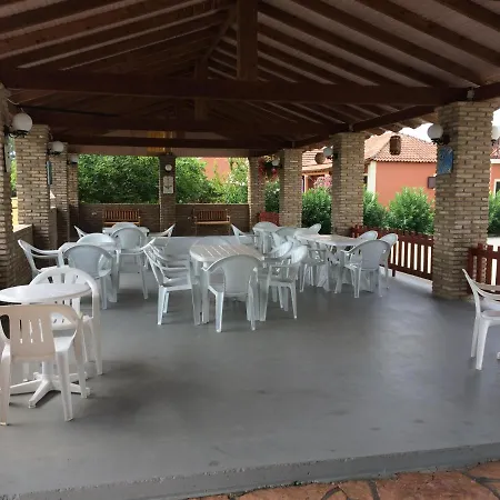 Avra Aparthotel *