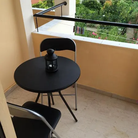 Aparthotel Avra *